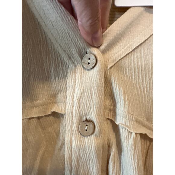 Heyson NWT Beige Textured Button Front Oversized Romper Size Medium - Picture 7 of 10